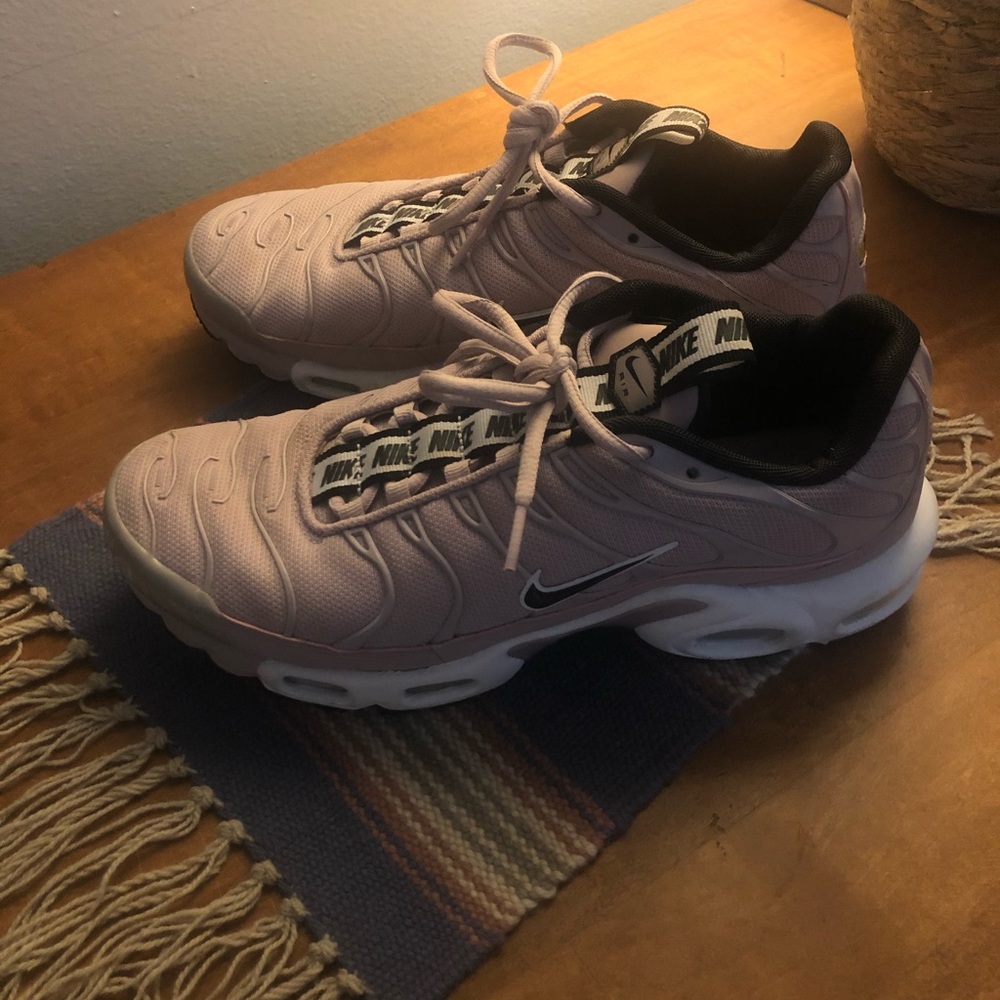 Nike Women’s Air Max